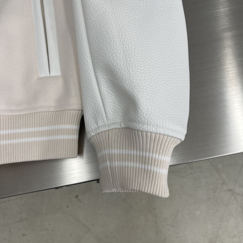 l0vis Vvtt0n outwear